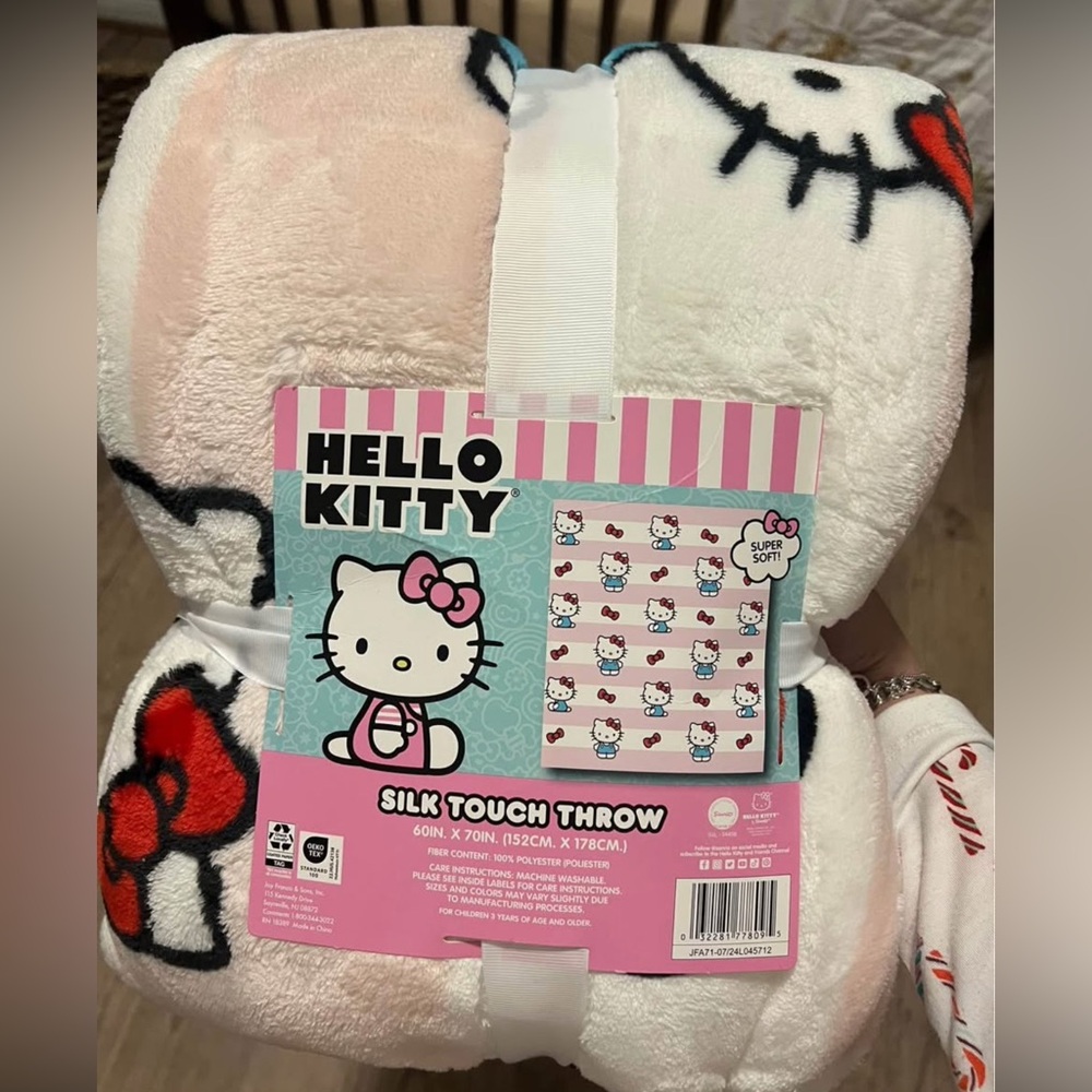 Hello kitty blanket